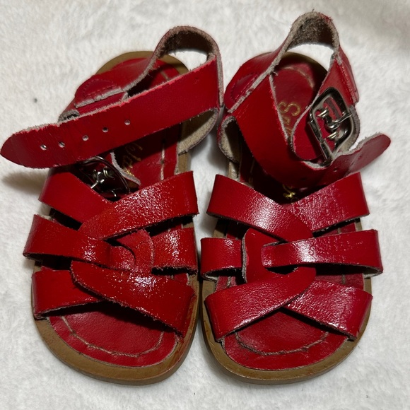 Saltwater sun San Red Criss cross Sandals size 6* - Picture 2 of 2